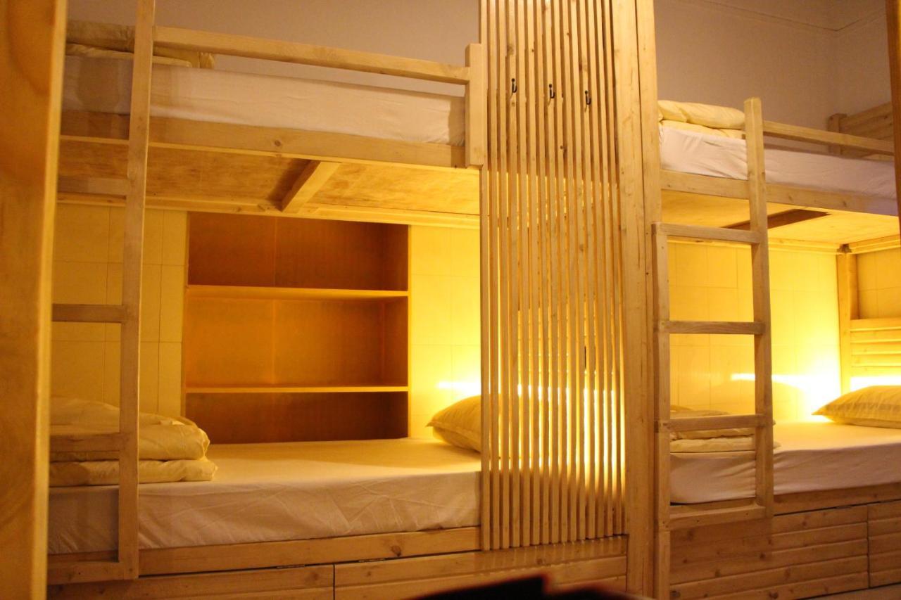 Gosolo Stays Bandra Hostel Bombaj Zewnętrze zdjęcie