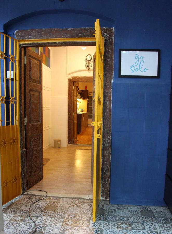 Gosolo Stays Bandra Hostel Bombaj Zewnętrze zdjęcie