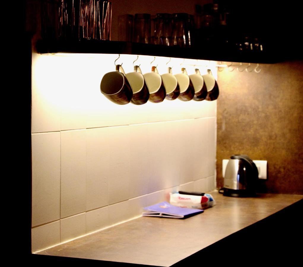 Gosolo Stays Bandra Hostel Bombaj Zewnętrze zdjęcie