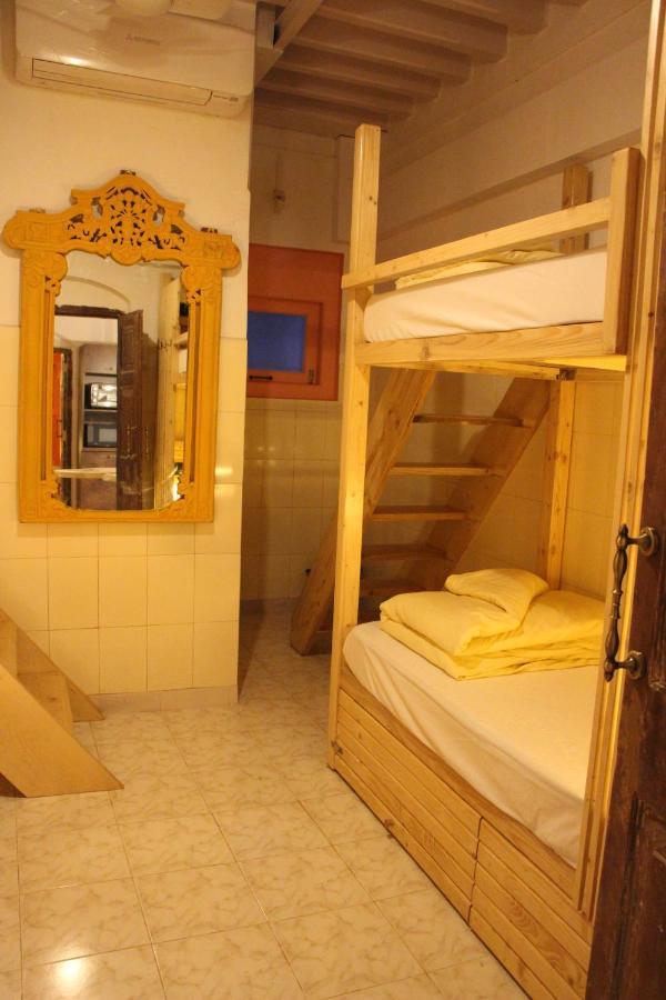Gosolo Stays Bandra Hostel Bombaj Zewnętrze zdjęcie