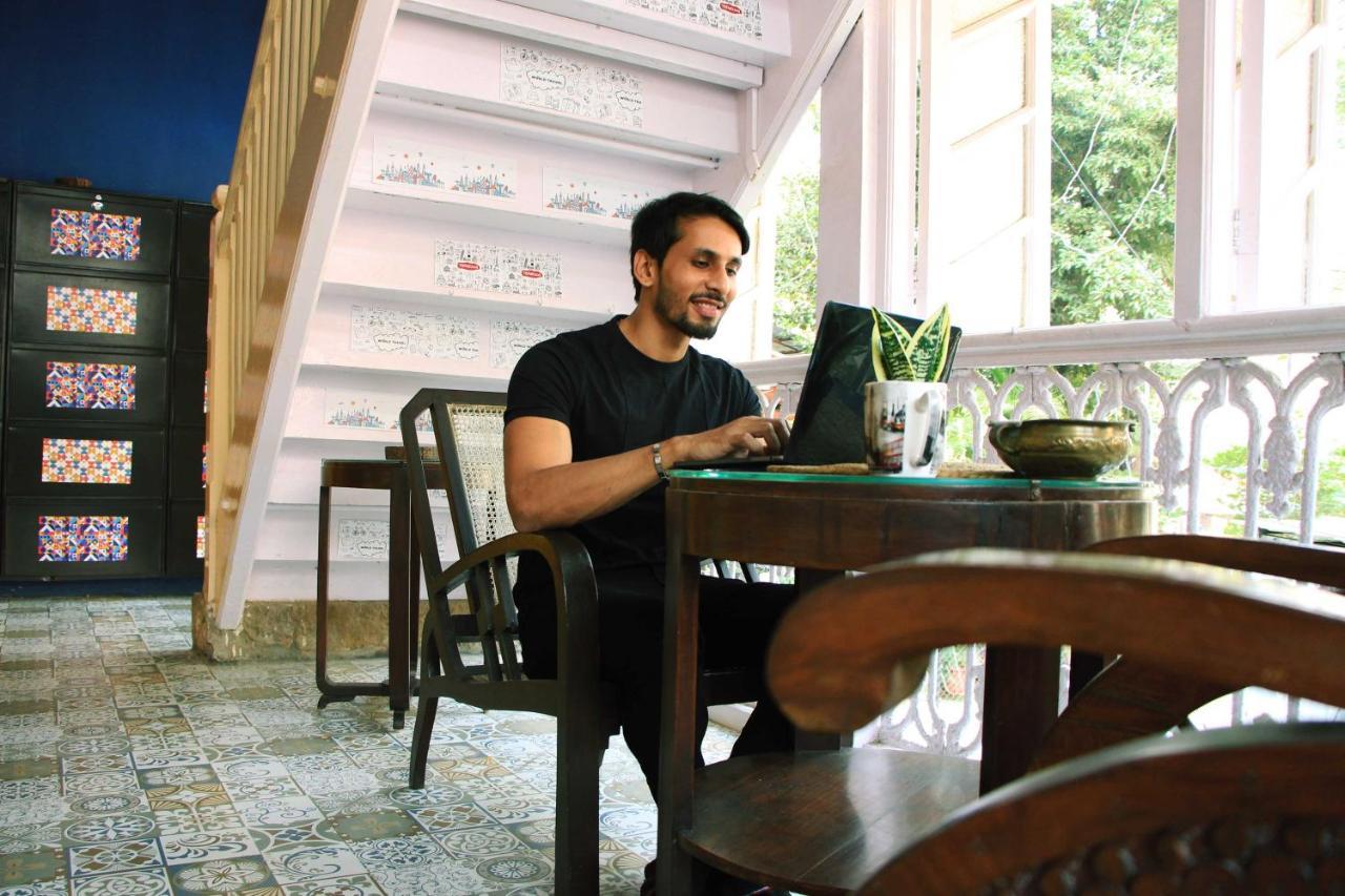 Gosolo Stays Bandra Hostel Bombaj Zewnętrze zdjęcie