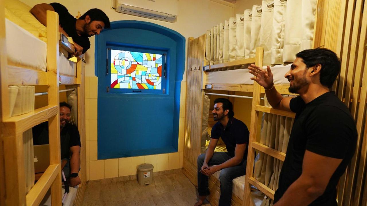 Gosolo Stays Bandra Hostel Bombaj Zewnętrze zdjęcie