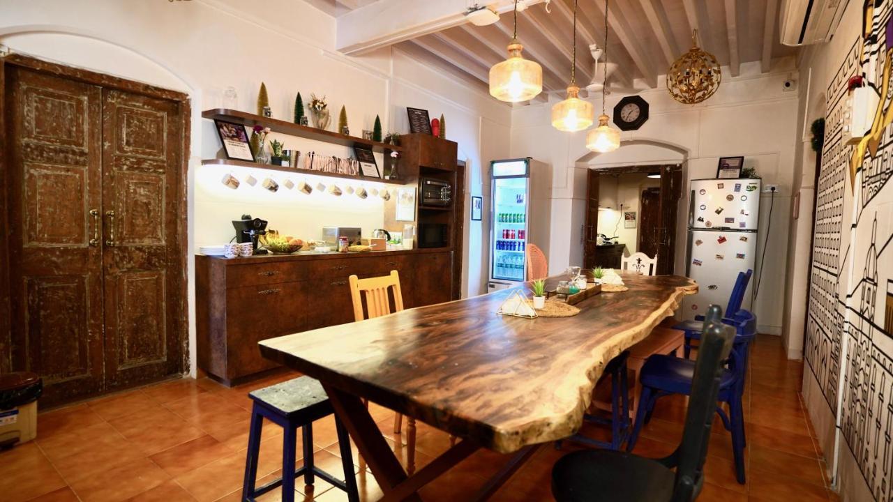 Gosolo Stays Bandra Hostel Bombaj Zewnętrze zdjęcie
