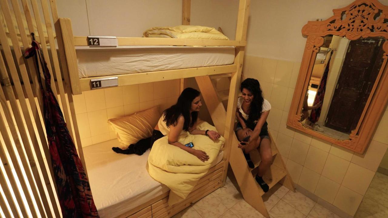 Gosolo Stays Bandra Hostel Bombaj Zewnętrze zdjęcie