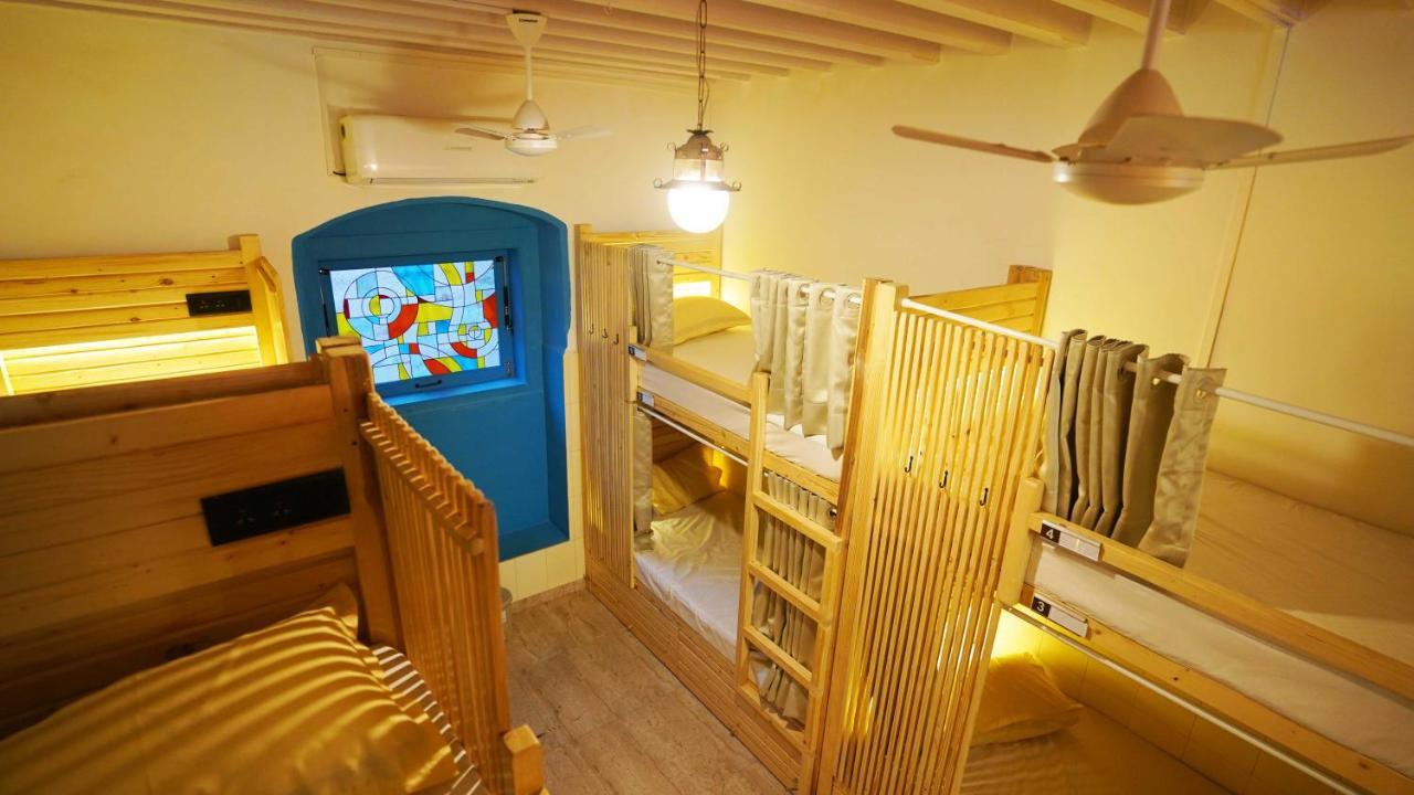 Gosolo Stays Bandra Hostel Bombaj Zewnętrze zdjęcie