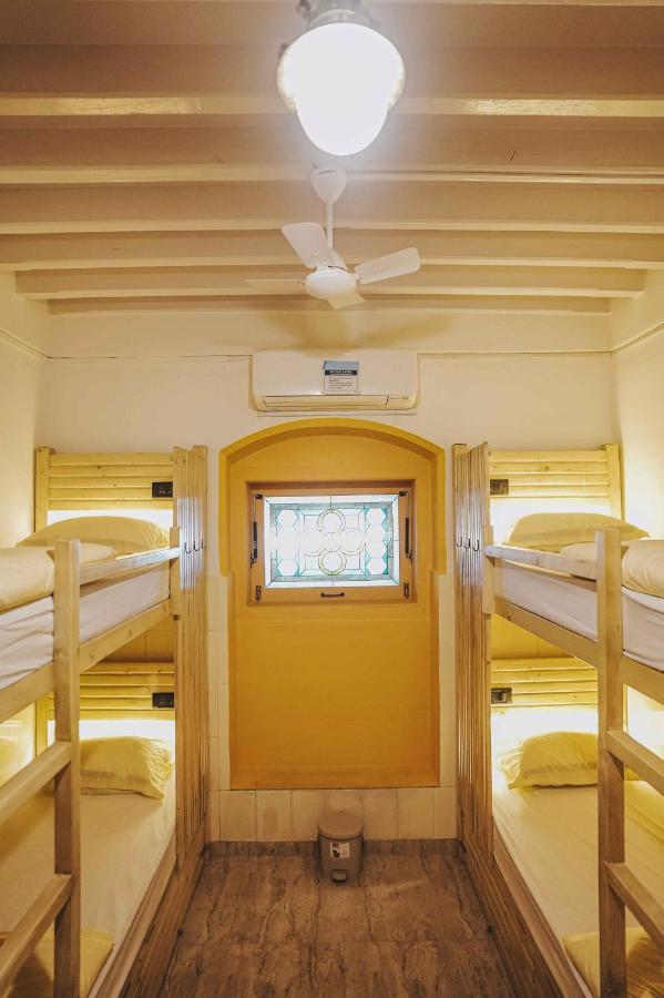 Gosolo Stays Bandra Hostel Bombaj Zewnętrze zdjęcie