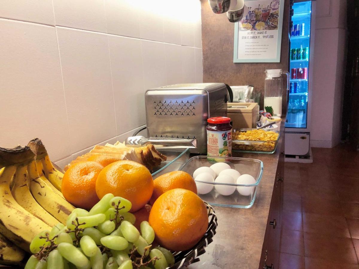 Gosolo Stays Bandra Hostel Bombaj Zewnętrze zdjęcie
