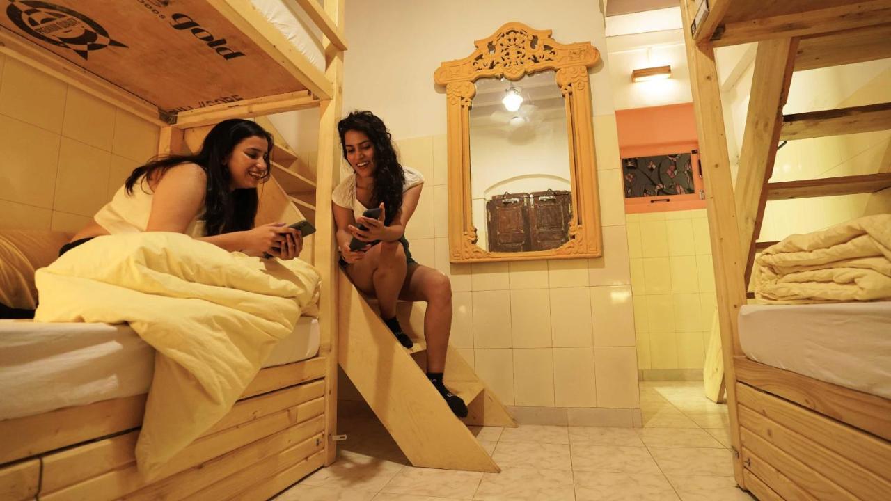Gosolo Stays Bandra Hostel Bombaj Zewnętrze zdjęcie