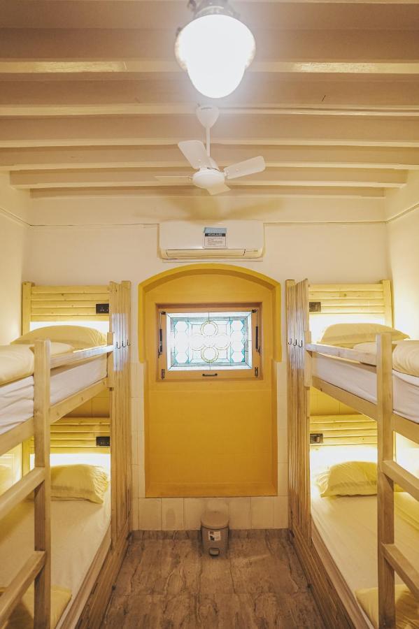 Gosolo Stays Bandra Hostel Bombaj Zewnętrze zdjęcie